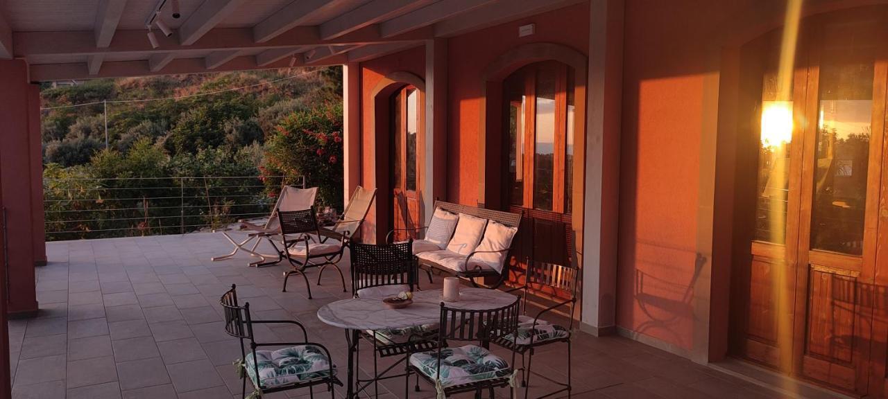 Bioagriturismo Antica Sena Milici エクステリア 写真