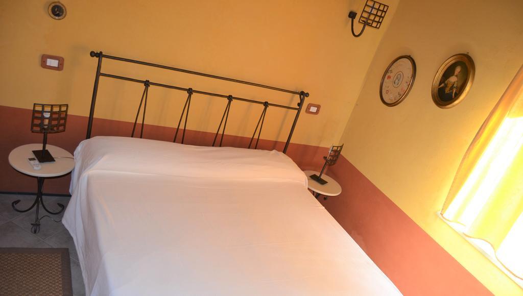 Bioagriturismo Antica Sena Milici エクステリア 写真