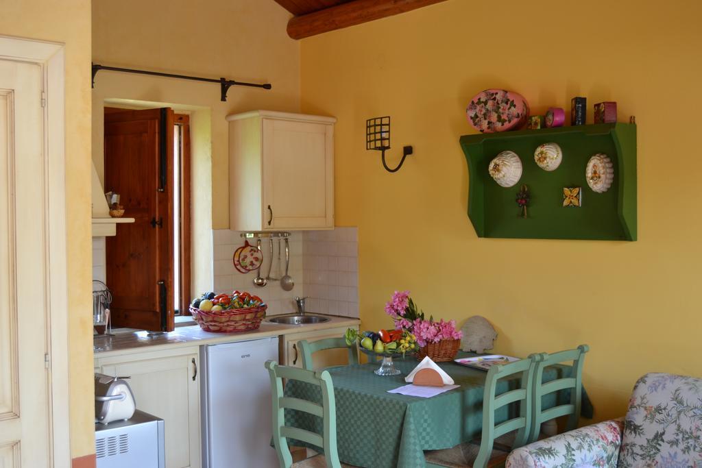 Bioagriturismo Antica Sena Milici エクステリア 写真