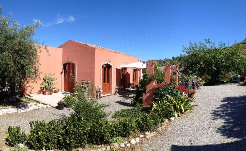 Bioagriturismo Antica Sena Milici エクステリア 写真
